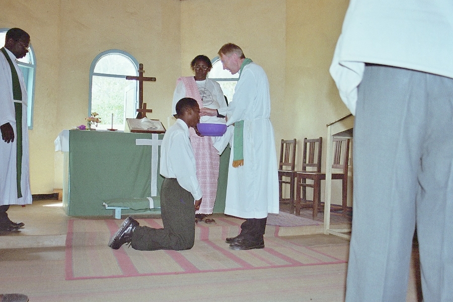 Kirche: Taufe in Maneromango