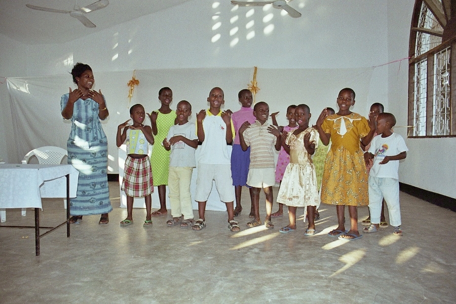 Kirche: Kindergottesdienst in Daressalam