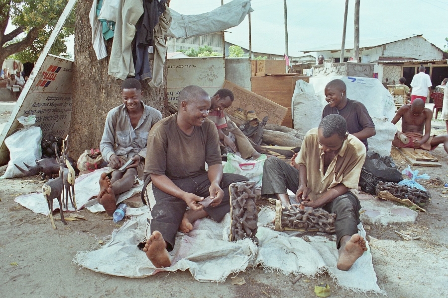 Arbeit: Handwerksmarkt in Daressalam